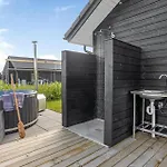 4 Bedroom In