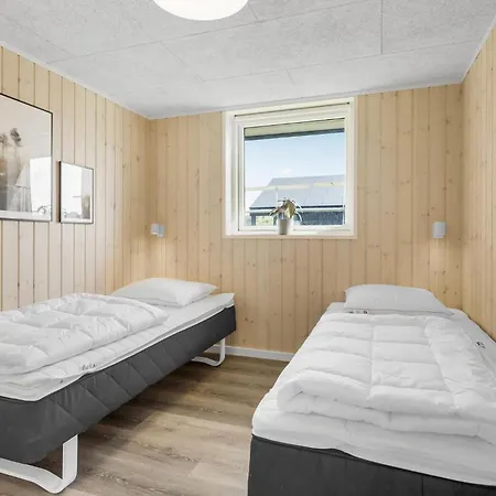 Дом отдыха 4 Bedroom In *