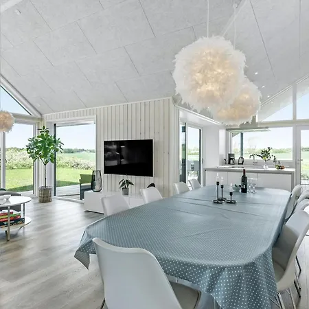 Дом отдыха 4 Bedroom In