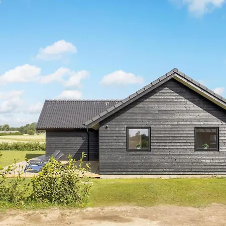 4 Bedroom In *