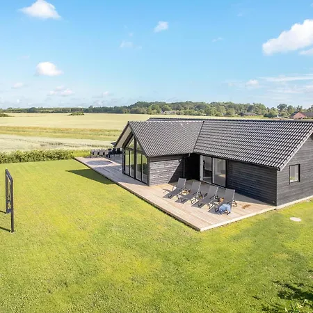 4 Bedroom In * Одде